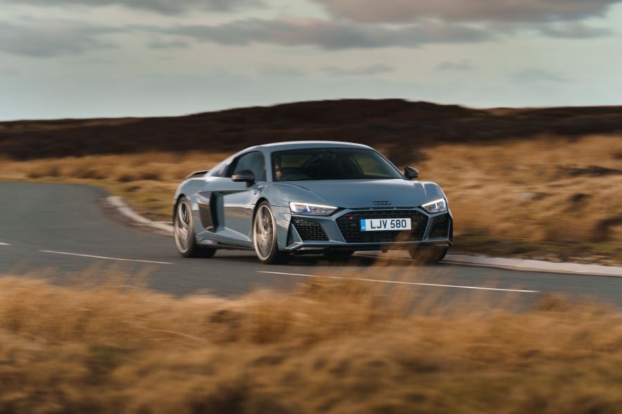  Audi R8 V10 Performance 2019 года  (UK) (фото 41 из 136)